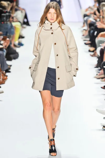 Look 7